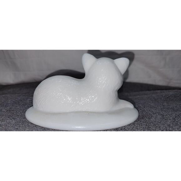 Vintage Westmoreland Milk Glass Cat Laying Down Trinket Box Lid Only 4.5"L - Picture 4 of 6